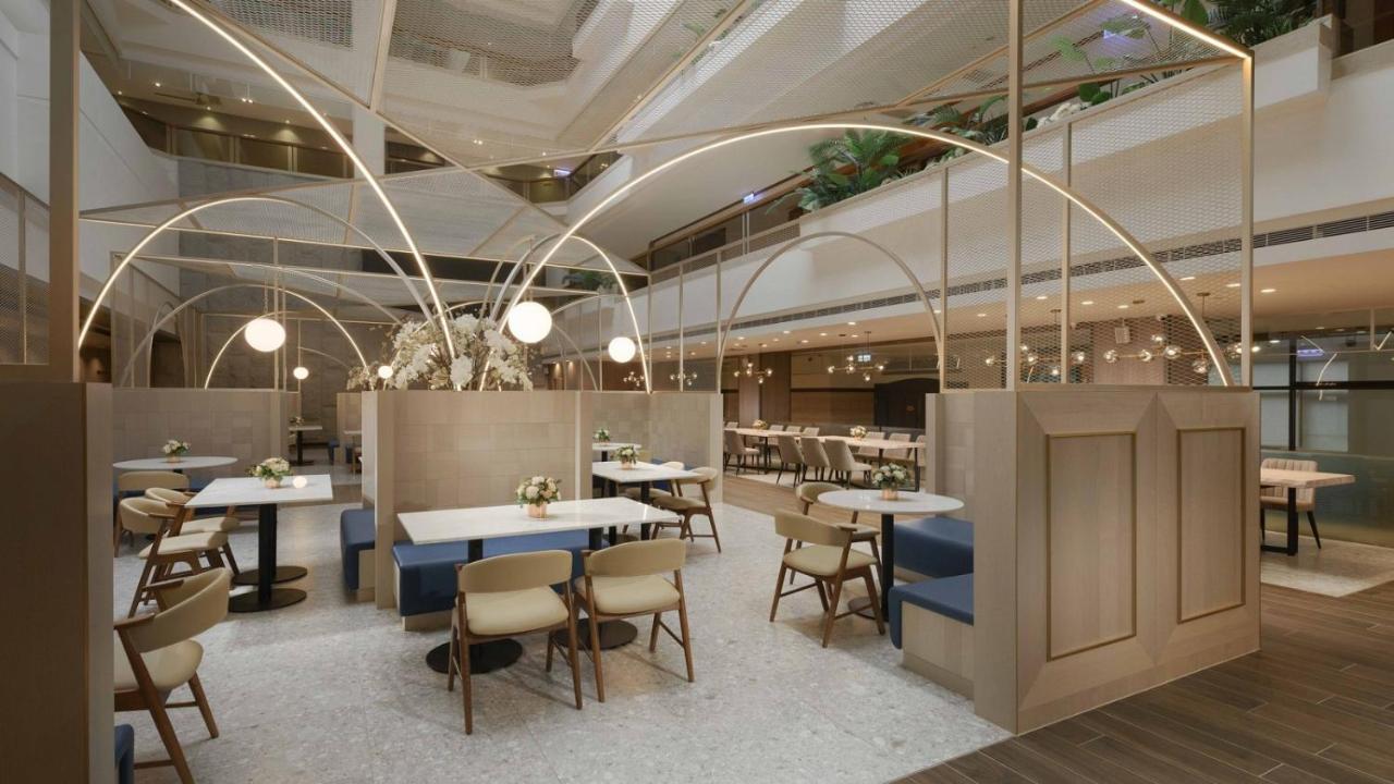The Howard Plaza Hotel Гаосюн Экстерьер фото The interior of the new lounge