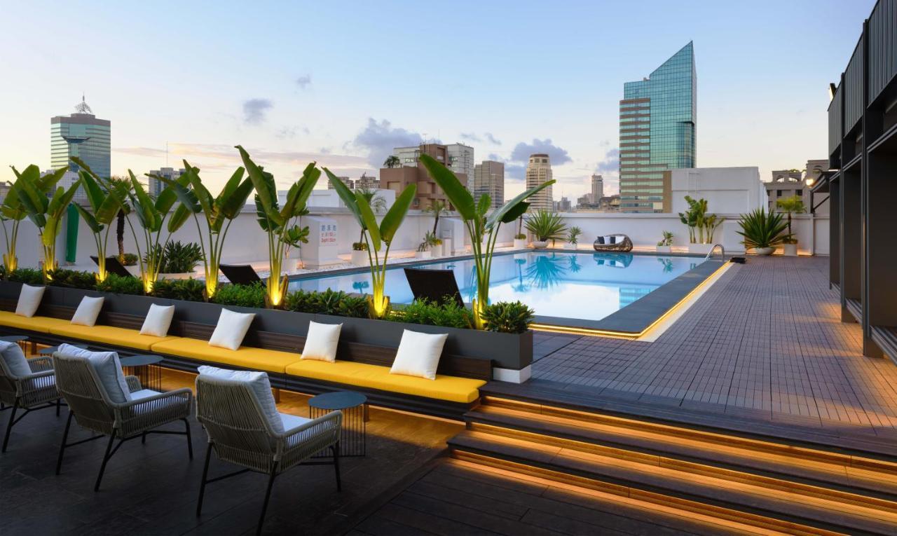 The Howard Plaza Hotel Гаосюн Экстерьер фото Rooftop pool at the hotel