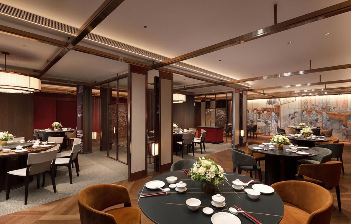 The Howard Plaza Hotel Гаосюн Экстерьер фото Interior of the restaurant